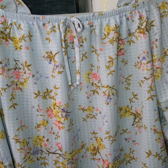 Girls top size large - Picture 4 of 5